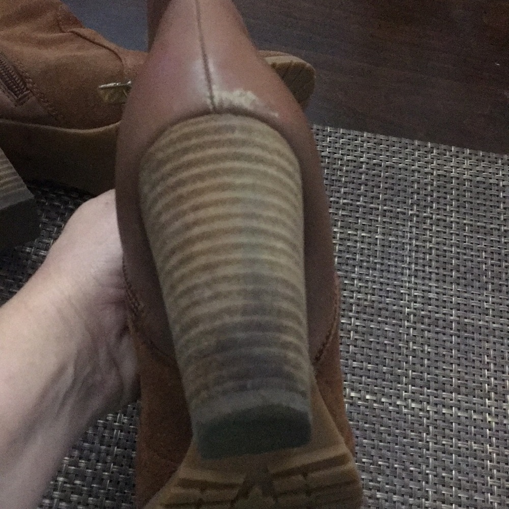 Shoes - Picture 7 of 8